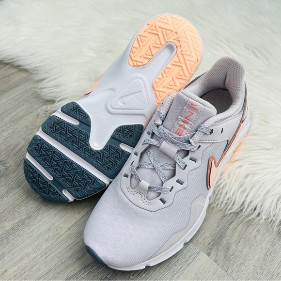 NWT Nike Legend Essential 2 Women’s Shoes - Picture 4 of 8